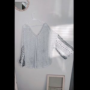 Impressions flowy sleeve top